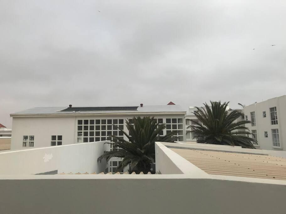 A Zen And Chic Beachfront Apartment Swakopmund Exterior foto